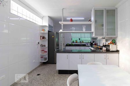 Casa à venda com 382m², 3 quartos e 10 vagas Casa à venda com 382m², 3 quartos e 10 vagasCozinha