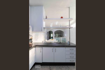 Casa à venda com 382m², 3 quartos e 10 vagas Casa à venda com 382m², 3 quartos e 10 vagasCozinha