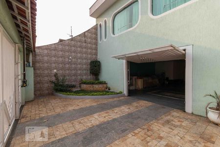 Casa à venda com 382m², 3 quartos e 10 vagas Casa à venda com 382m², 3 quartos e 10 vagasFachada