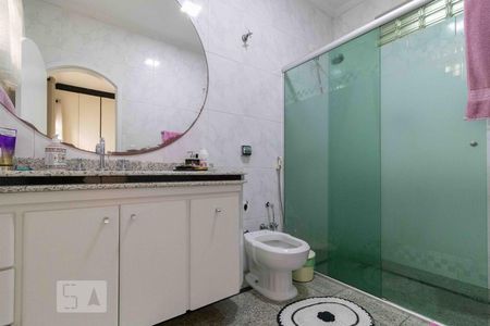 Casa à venda com 382m², 3 quartos e 10 vagas Casa à venda com 382m², 3 quartos e 10 vagasBanheiro da Suíte 1