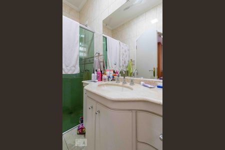 Casa à venda com 382m², 3 quartos e 10 vagas Casa à venda com 382m², 3 quartos e 10 vagasBanheiro da Suíte 2