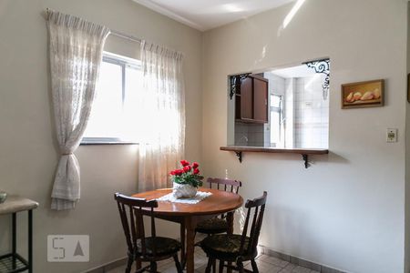 Sala de apartamento para alugar com 1 quarto, 40m² em Gonzaga, Santos