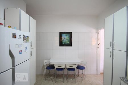 Cozinha de casa à venda com 4 quartos, 150m² em Vila Monumento, São Paulo