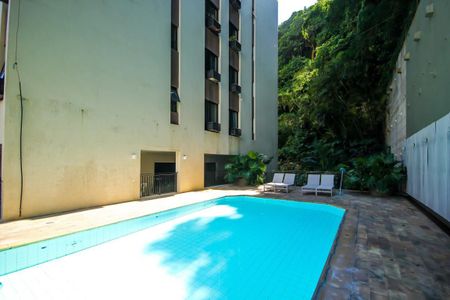 Apartamento à venda com 58m², 2 quartos e sem vaga Apartamento à venda com 58m², 2 quartos e sem vagaÁrea comum - Piscina
