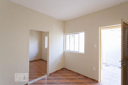 Sala  de casa para alugar com 1 quarto, 97m² em Ipiranga, Belo Horizonte