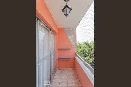 Sacada Sala de apartamento à venda com 3 quartos, 72m² em Vila Laís, São Paulo