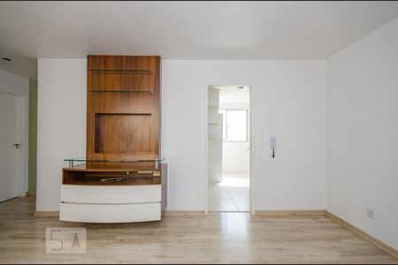 Sala de apartamento para alugar com 3 quartos, 70m² em Buritis, Belo Horizonte