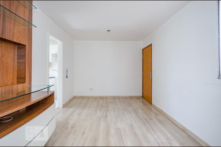 Sala de apartamento para alugar com 3 quartos, 70m² em Buritis, Belo Horizonte