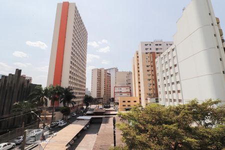 Vista da sacada de apartamento para alugar com 3 quartos, 89m² em Setor Central, Goiânia