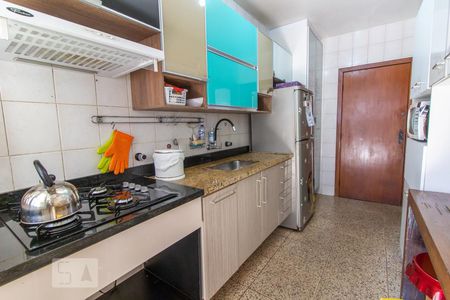 Cozinha de apartamento para alugar com 3 quartos, 95m² em Palmares, Belo Horizonte