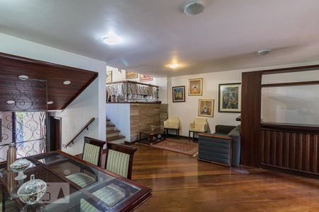 Sala 1 de casa à venda com 3 quartos, 252m² em Rio Branco, Porto Alegre