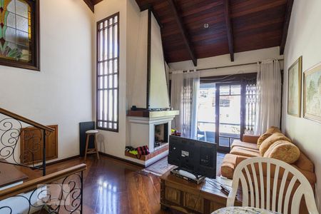 Sala 2 de casa à venda com 3 quartos, 252m² em Rio Branco, Porto Alegre