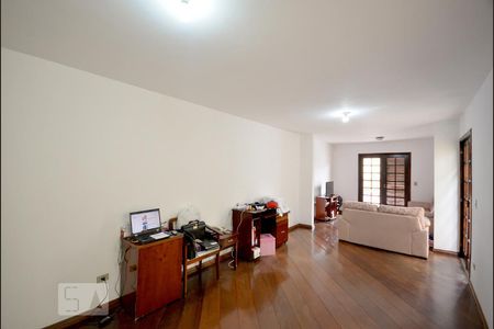 Sala de casa à venda com 4 quartos, 200m² em Bosque da Saúde, São Paulo