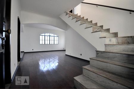 Sala de casa à venda com 5 quartos, 266m² em Cidade São Francisco, São Paulo