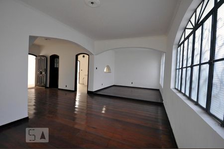 Sala de casa à venda com 5 quartos, 266m² em Cidade São Francisco, São Paulo