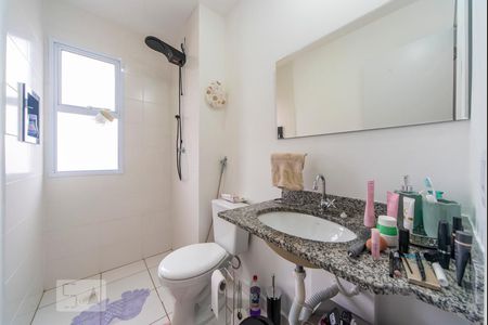 Banheiro  de apartamento à venda com 2 quartos, 54m² em Vila Humaitá, Santo André