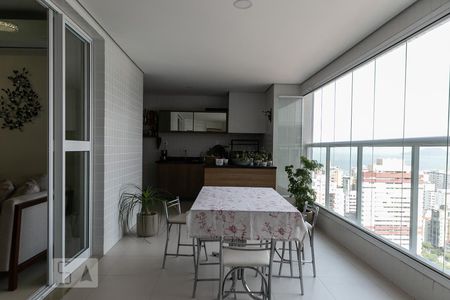 Varanda de apartamento para alugar com 3 quartos, 129m² em Gonzaga, Santos