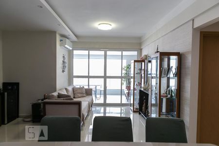 Sala de apartamento para alugar com 3 quartos, 129m² em Gonzaga, Santos