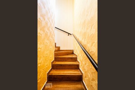 Escada de casa à venda com 3 quartos, 280m² em Parque das Nações, Santo André