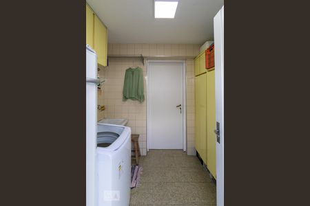 Casa para alugar com 281m², 3 quartos e 4 vagas Casa para alugar com 281m², 3 quartos e 4 vagasÁrea de Serviço