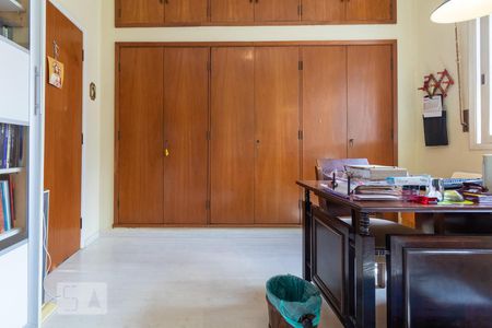 Casa para alugar com 281m², 3 quartos e 4 vagas Casa para alugar com 281m², 3 quartos e 4 vagasQuarto 2