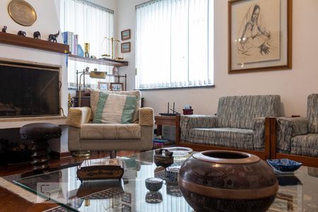 Casa para alugar com 281m², 3 quartos e 4 vagas Casa para alugar com 281m², 3 quartos e 4 vagasSala de Estar