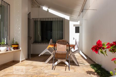 Casa para alugar com 281m², 3 quartos e 4 vagas Casa para alugar com 281m², 3 quartos e 4 vagasPiscina