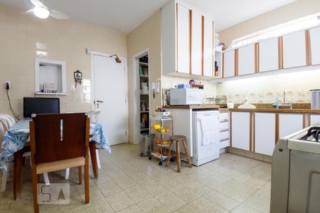 Casa para alugar com 281m², 3 quartos e 4 vagas Casa para alugar com 281m², 3 quartos e 4 vagasCozinha