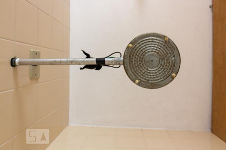 Casa para alugar com 281m², 3 quartos e 4 vagas Casa para alugar com 281m², 3 quartos e 4 vagasBanheiro da Piscina