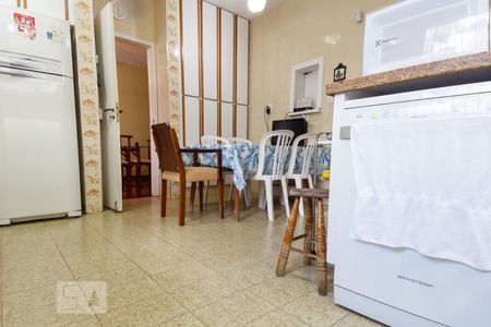 Casa para alugar com 281m², 3 quartos e 4 vagas Casa para alugar com 281m², 3 quartos e 4 vagasCozinha