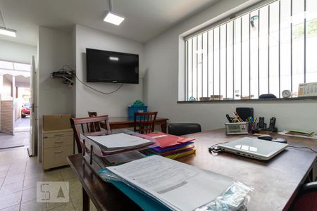 Casa para alugar com 281m², 3 quartos e 4 vagas Casa para alugar com 281m², 3 quartos e 4 vagasEscritório