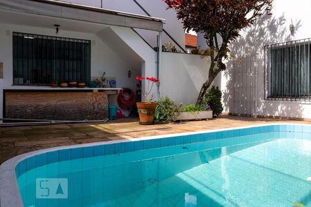 Casa para alugar com 281m², 3 quartos e 4 vagas Casa para alugar com 281m², 3 quartos e 4 vagasPiscina