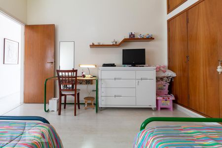 Casa para alugar com 281m², 3 quartos e 4 vagas Casa para alugar com 281m², 3 quartos e 4 vagasQuarto 2