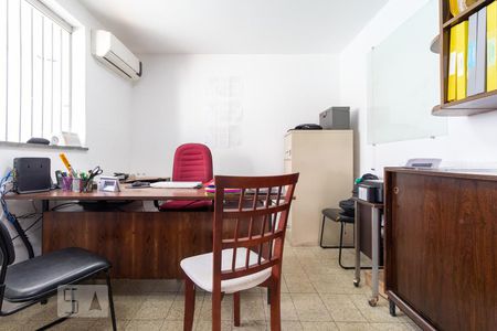 Casa para alugar com 281m², 3 quartos e 4 vagas Casa para alugar com 281m², 3 quartos e 4 vagasEscritório