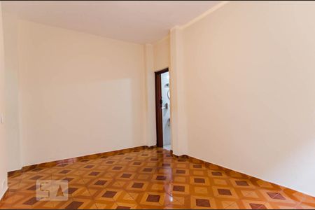 Suíte de casa para alugar com 4 quartos, 250m² em Jardim Santa Cecília, Guarulhos