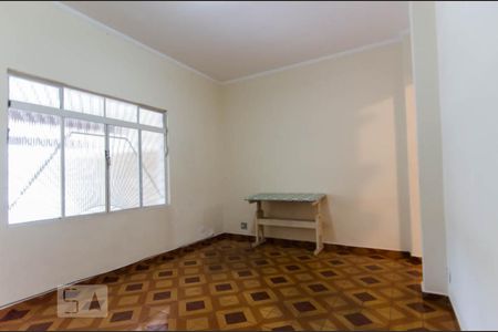 Sala 1 de casa para alugar com 4 quartos, 250m² em Jardim Santa Cecília, Guarulhos