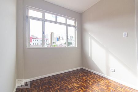 Quarto 2 de apartamento para alugar com 2 quartos, 73m² em Água Verde, Curitiba