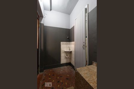 Casa à venda com 117m², 2 quartos e 2 vagas Casa à venda com 117m², 2 quartos e 2 vagasBanheiro garagem