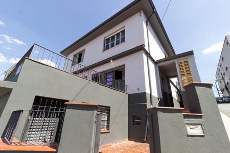 Casa à venda com 117m², 2 quartos e 2 vagas Casa à venda com 117m², 2 quartos e 2 vagasFachada