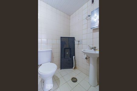 Banheiro do Quarto 1 de apartamento para alugar com 1 quarto, 40m² em Centro, Curitiba