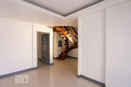 Sala de casa para alugar com 3 quartos, 135m² em Santana, Porto Alegre