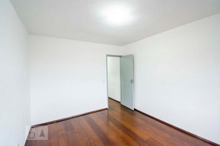 Quarto de casa para alugar com 2 quartos, 100m² em Jardim Dabril, São Paulo