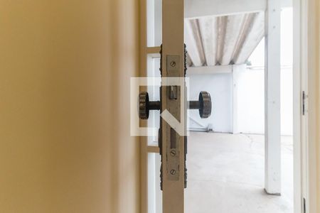 Detalhe porta de casa para alugar com 3 quartos, 145m² em Alto Ipiranga, Mogi das Cruzes