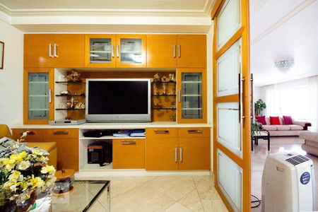 Sala de TV de apartamento à venda com 4 quartos, 400m² em Paraíso, São Paulo