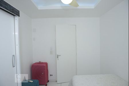Quarto 1 de apartamento para alugar com 2 quartos, 58m² em Camorim, Rio de Janeiro