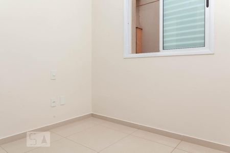 Quarto 1 de apartamento para alugar com 2 quartos, 57m² em Santa Mônica, Uberlândia