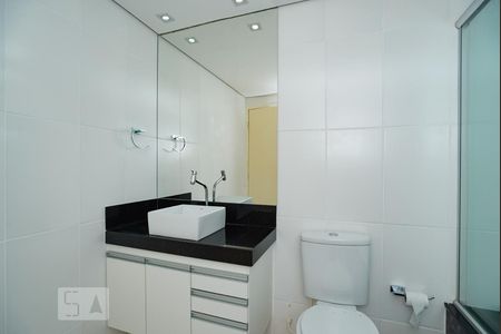 Banheiro de apartamento à venda com 1 quarto, 45m² em São João Batista (venda Nova), Belo Horizonte
