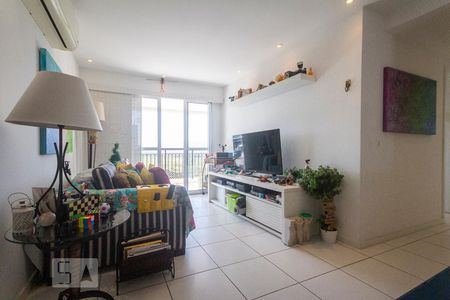 Sala de apartamento à venda com 2 quartos, 75m² em Barra da Tijuca, Rio de Janeiro