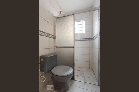 Banheiro de apartamento para alugar com 2 quartos, 60m² em Rubem Berta, Porto Alegre