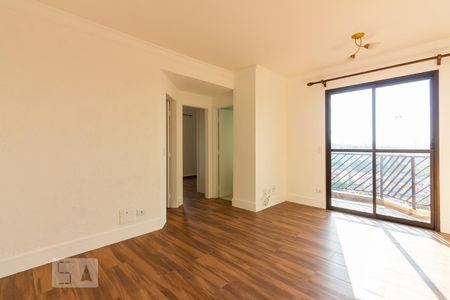 Sala de apartamento para alugar com 2 quartos, 60m² em Quitaúna, Osasco